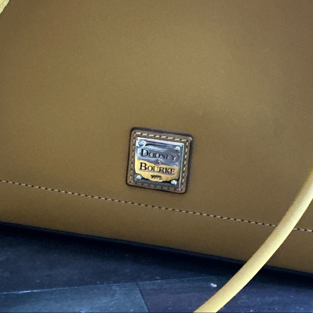 Dooney & Bourke beacon, leather slip Tote - Picture 2 of 10